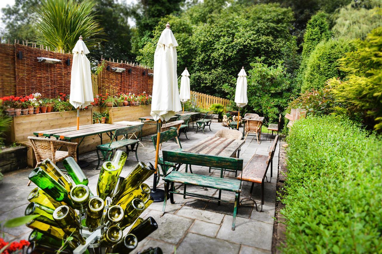 Roebuck Inn Mobberley Экстерьер фото