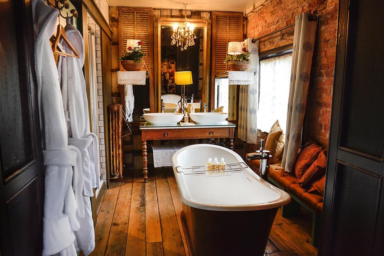 Roebuck Inn Mobberley Экстерьер фото
