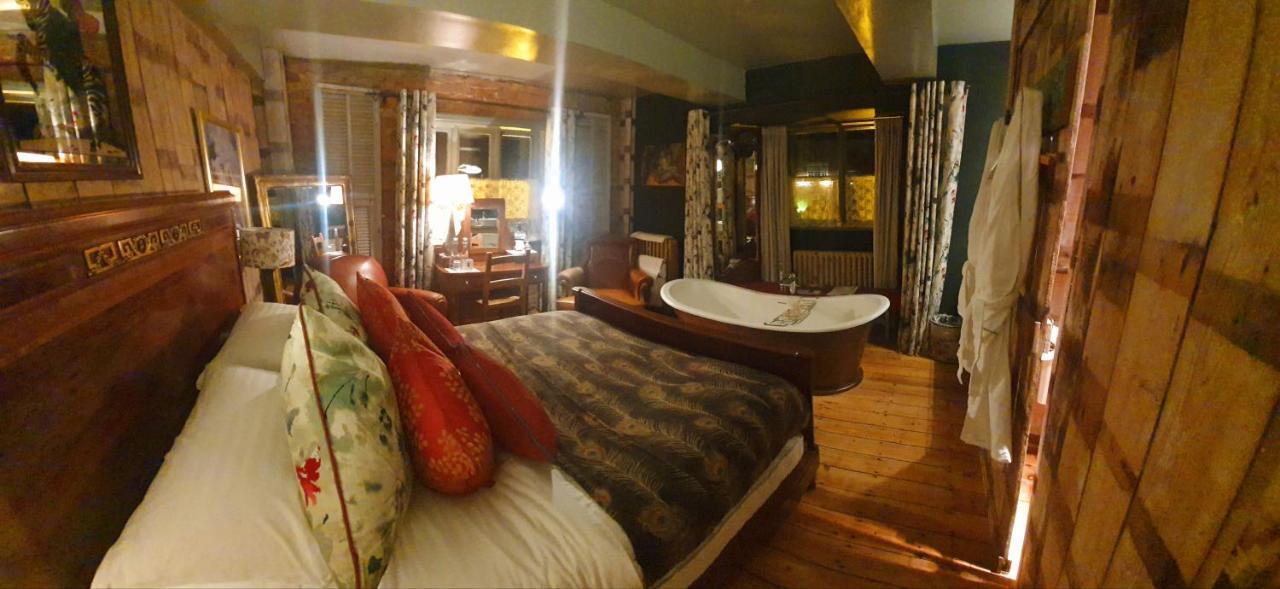 Roebuck Inn Mobberley Экстерьер фото